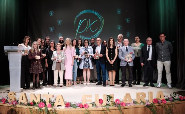 El municipi de Santa Eulària des Riu reconeix amb la seva Medalla d’Or la feina de les Associacions de Pares i Mares per donar veu a les necessitats dels alumnes i crear consciència de poble