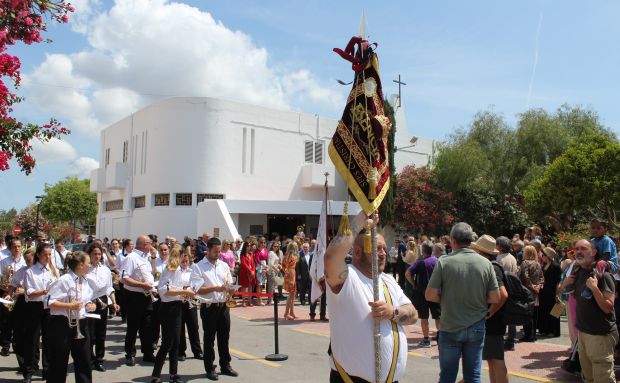 Es Puig d’en Valls celebra sus fiestas con el Primer Concurs de Fideuà, un festival de música urbana y una prueba ‘espartana’