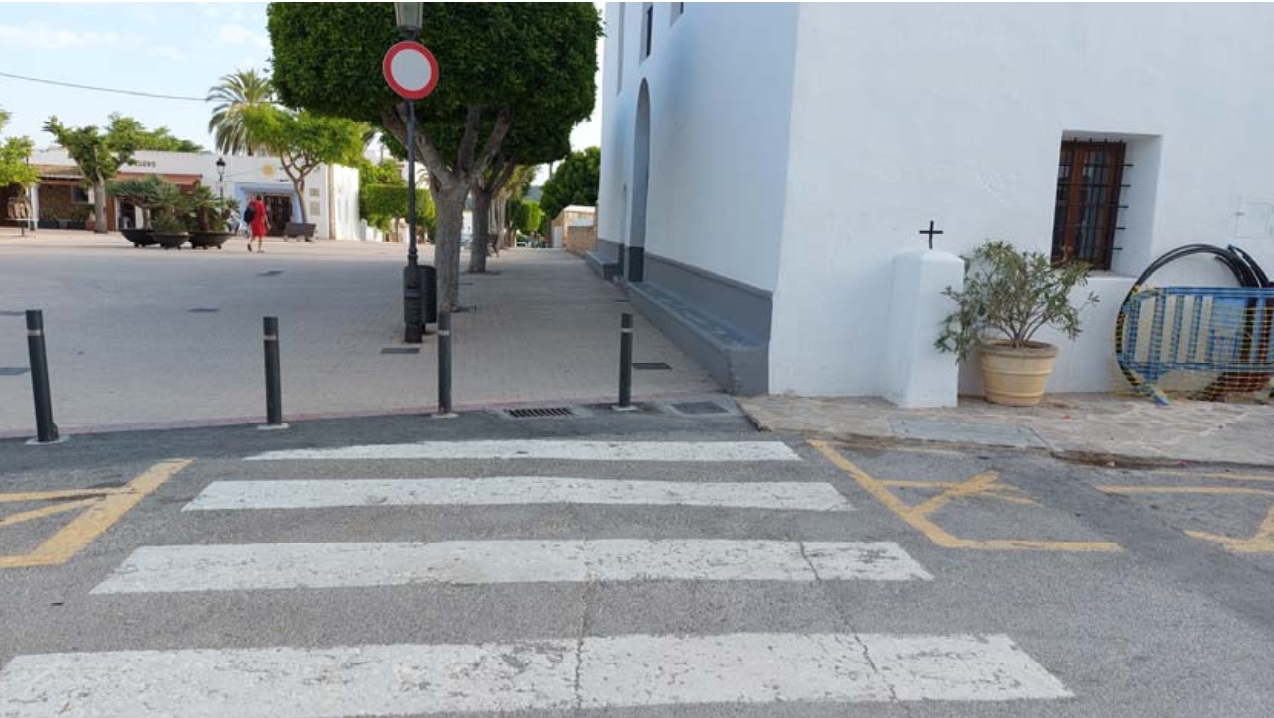 En licitación tres intervenciones para mejorar la accesibilidad en Santa Gertrudis y dotar con más sombra a la 'escoleta'