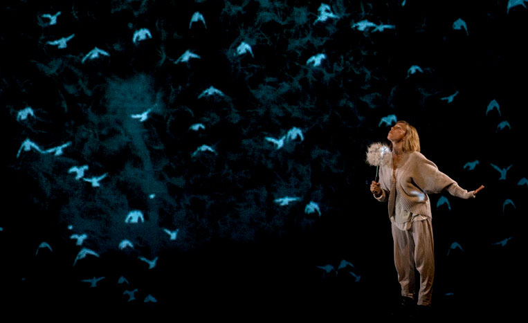 L'espectacle Blowing, proposta de Bàcum Produccions per al 24 d'octubre en el Palau de Congressos d'Eivissa