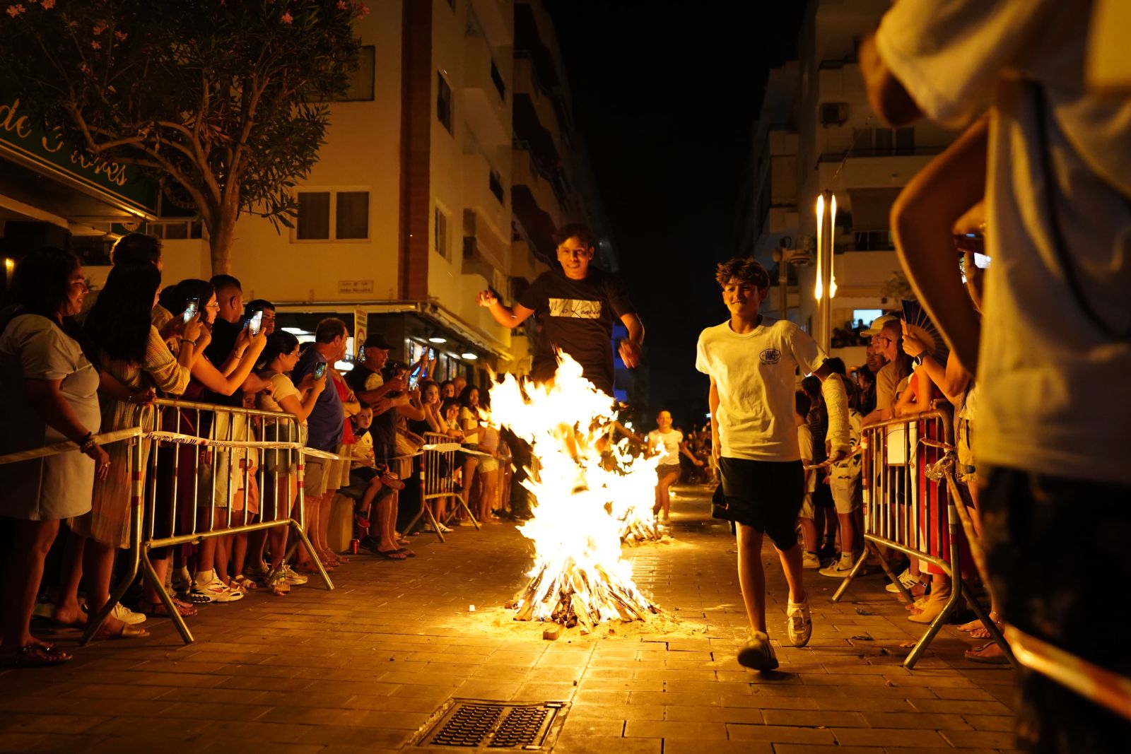 Foguerons, música y ballades para celebrar la noche más corta del año