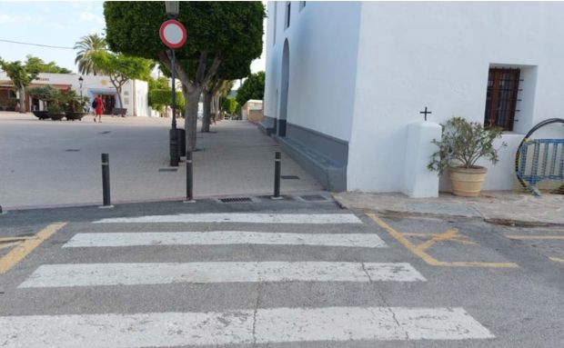 En licitación tres intervenciones para mejorar la accesibilidad en Santa Gertrudis y dotar con más sombra a la 'escoleta'