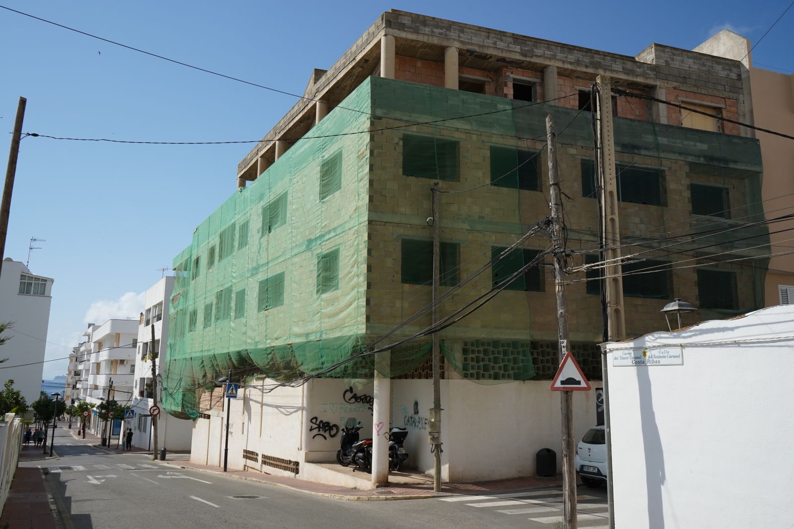 El Ayuntamiento impulsará la construcción de hasta 20 Viviendas a Precio Limitado mediante la adquisición de un edificio en el centro de Santa Eulària