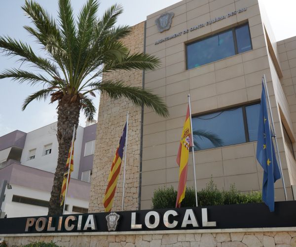 L'Ajuntament de Santa Eulària des Riu obre la convocatòria de 12 places de Policia Local