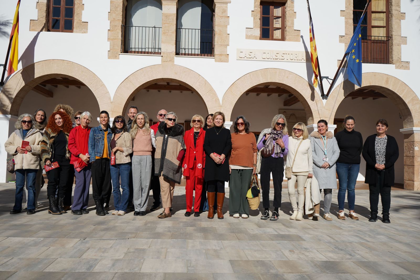El Ayuntamiento de Santa Eulària des Riu y la Asociación Ibiza y Formentera Contra el Cáncer presentan un servicio de acompañamiento para personas con cáncer en la fase final de sus vidas