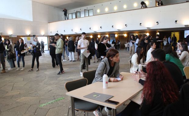 Casi un centenar de empresas ofrecerán el 15 de marzo más de 2.600 puestos de trabajo en Santa Eulària Se n’Ocupa