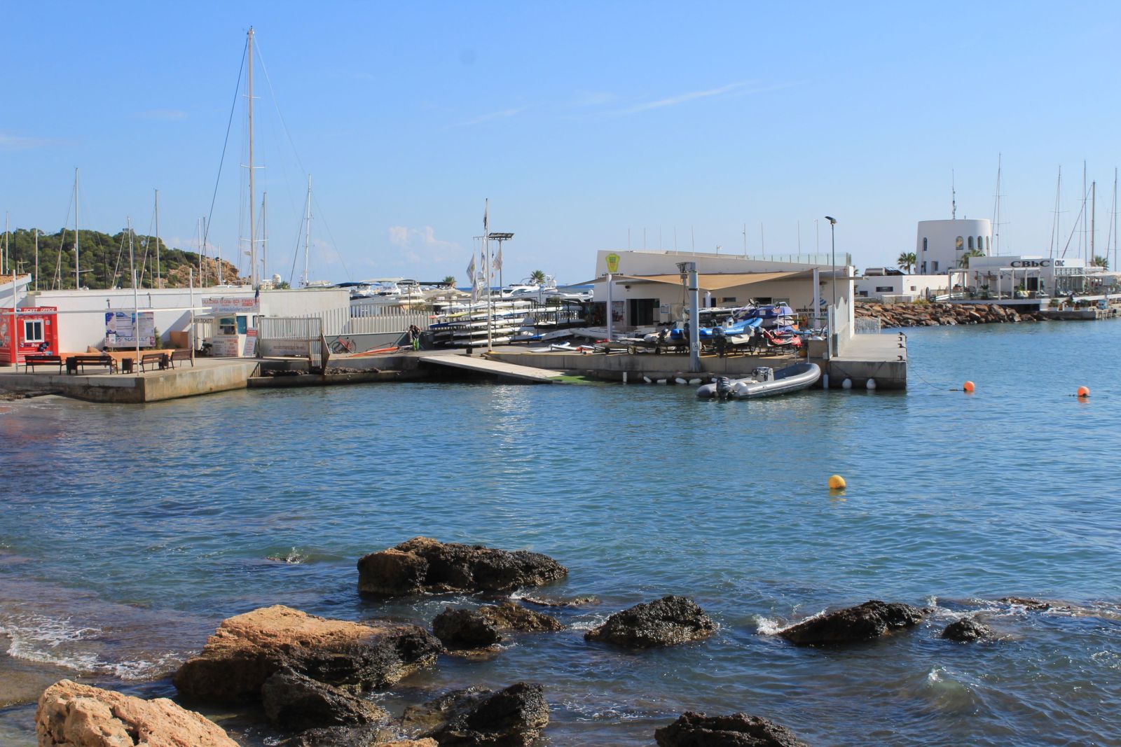 L'Ajuntament presenta al·legacions al Pla general de ports per evitar la desaparició de l'Escola Municipal de Vela