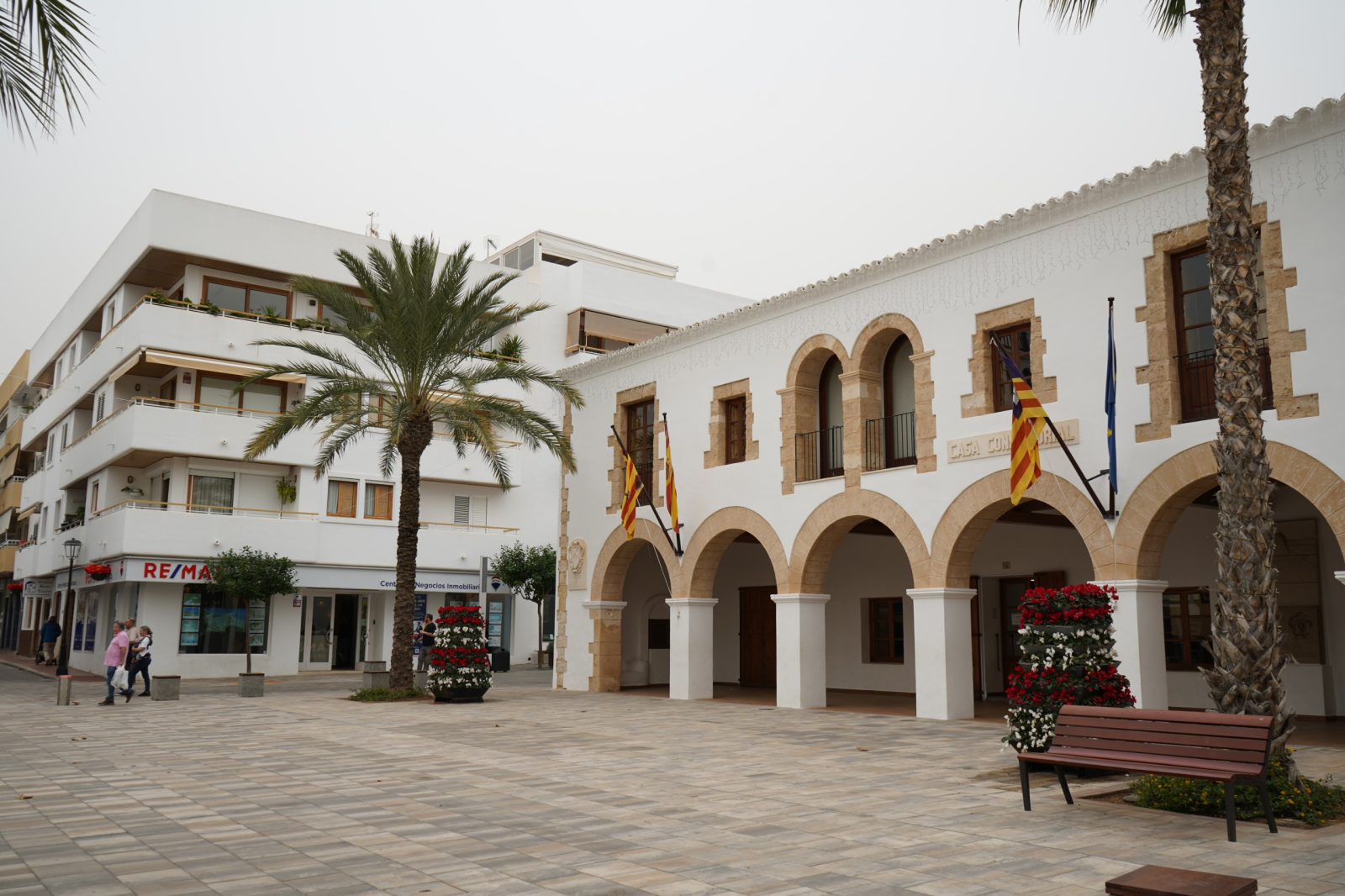 El Ayuntamiento de Santa Eulària aprueba una propuesta de sanción de 177.525 euros a la propietaria de una vivienda en Es Canar por alquilarla turísticamente en verano de 2025