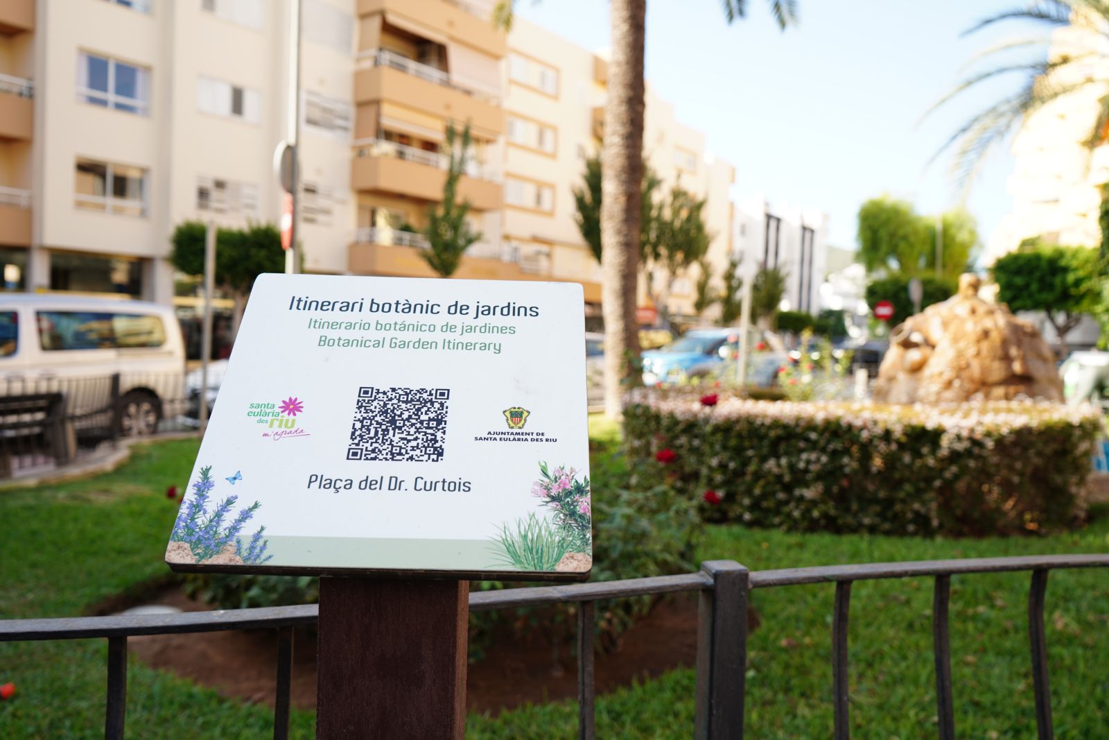 Santa Eulària des Riu presenta una innovadora aplicación web para descubrir la riqueza botánica del municipio