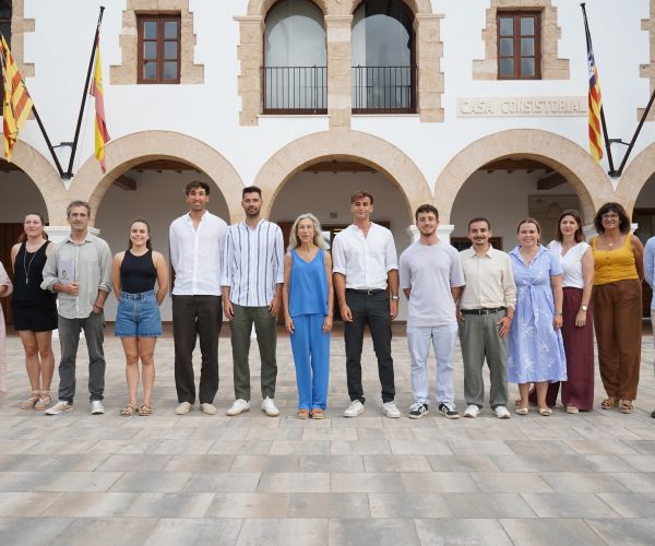 El Ajuntament de Santa Eulària des Riu incorpora cinco profesionales menores de 30 en el marco del programa Oportunitats d’Ocupació per a persones Joves Qualificades en entitats locals 2026-2027