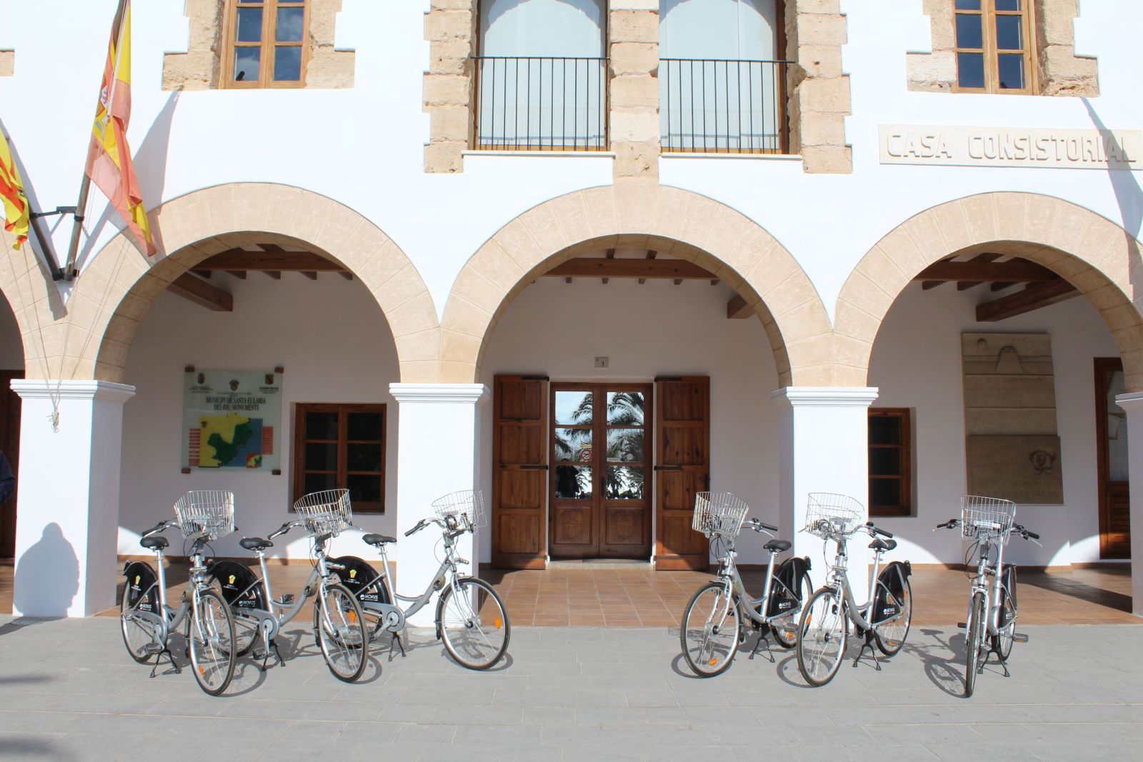 L'Ajuntament de Santa Eulària des Riu cedeix bicicletes als seus treballadors perquè puguin desplaçar-se de forma més ecològica i saludable