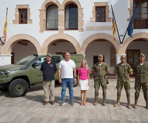 Santa Eulària recibe al Regimiento de Infantería “Palma” nº 47