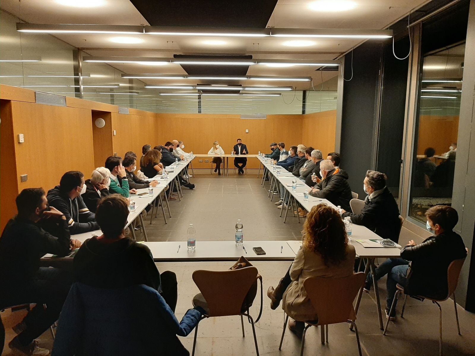 Santa Eulària signa els convenis de cessió d'instal·lacions i les ajudes als clubs per valor de més de 142.000 euros per a les escoles esportives de la temporada 2021-22