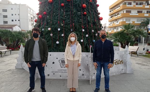 Els regidors de l'Ajuntament cedeixen a Cáritas l'import de les seves cistelles de Nadal