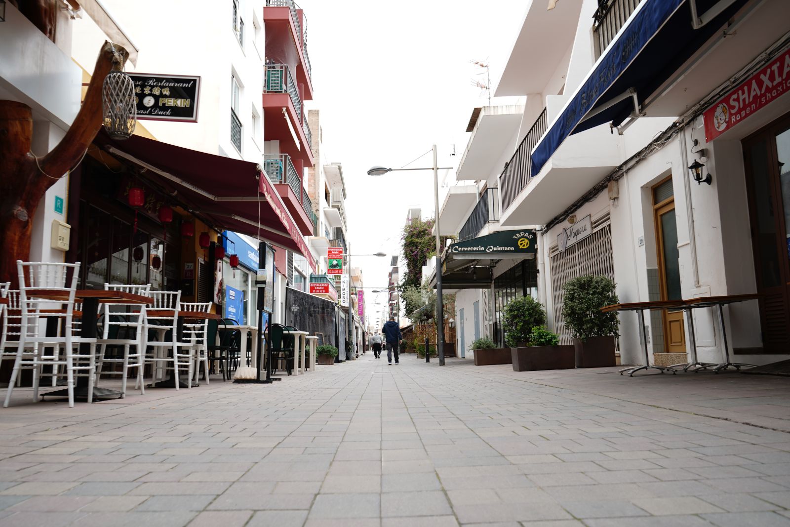 La calle San Vicente se vuelve a vestir de fiesta con gastronomía y música para celebrar su patrón