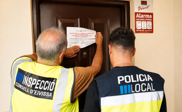 Sancionan con 275.000 euros y precintan una vivienda destinada al alquiler turístico ilegal en Santa Eulària
