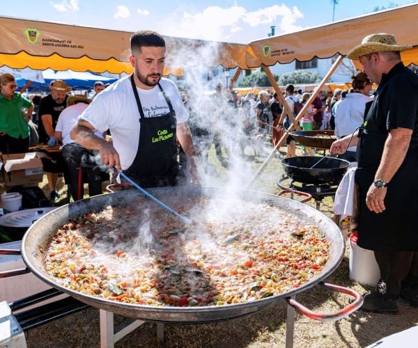 La Fira Gastronòmica des Calamar celebra la seva novena edició amb milers de tapes i el concert XX aniversari de Projecte Mut