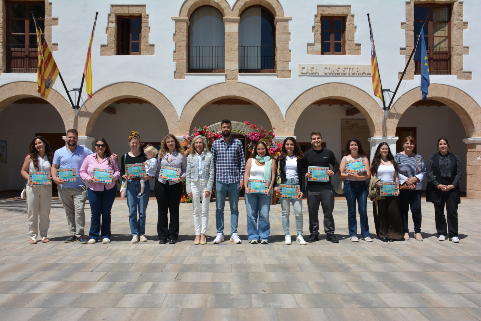 Santa Eulària activa una nueva convocatoria de ayudas para facilitar el regreso a los jóvenes del municipio