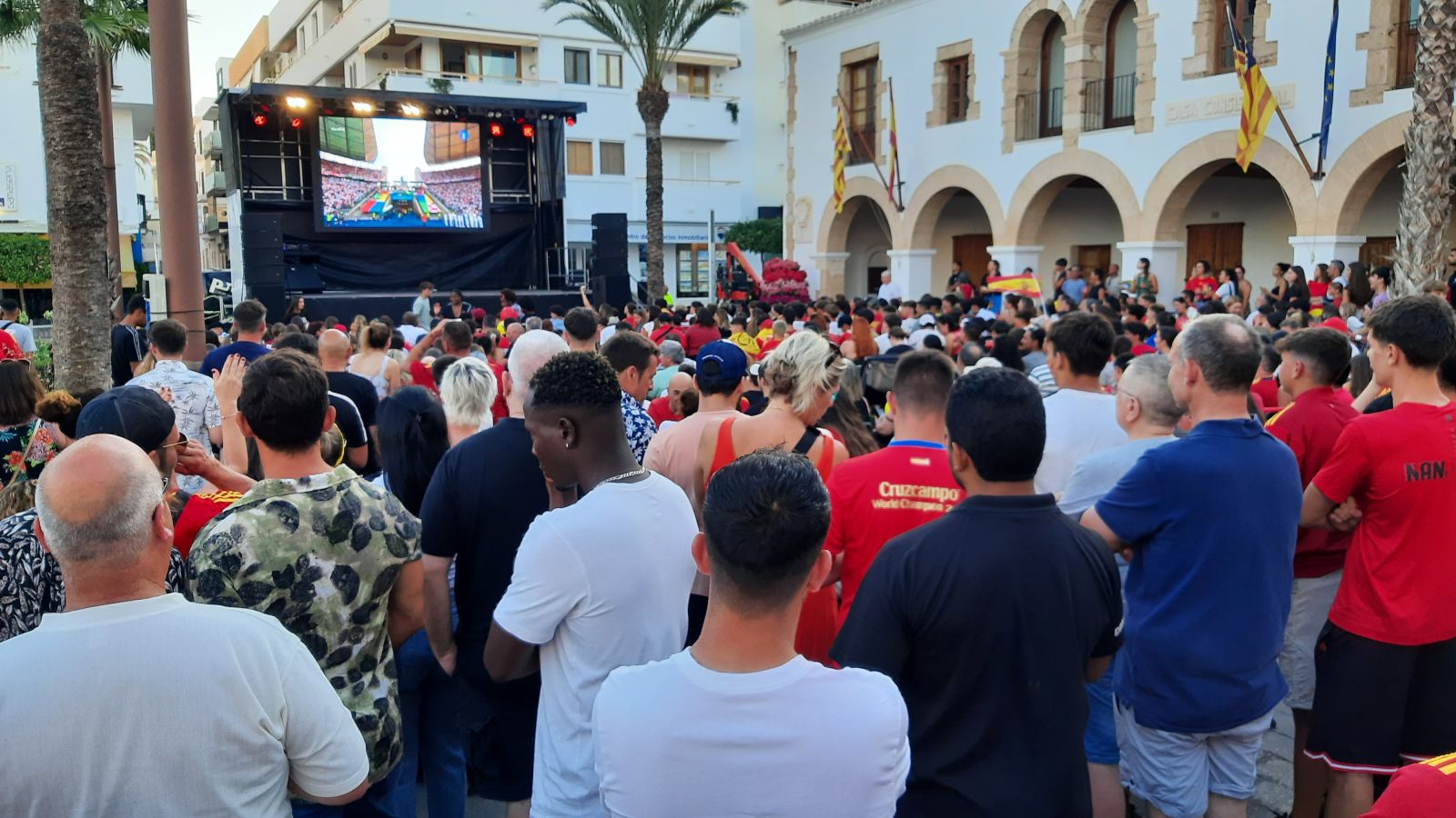 Santa Eulària instalará una pantalla de 180 pulgadas en la plaça d’Espanya para seguir la final del Mundial de fútbol