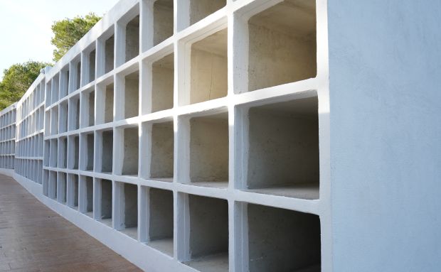 El Ayuntamiento de Santa Eulària des Riu concluye la ampliación del cementerio de Cas Llaurador con 80 nuevos nichos