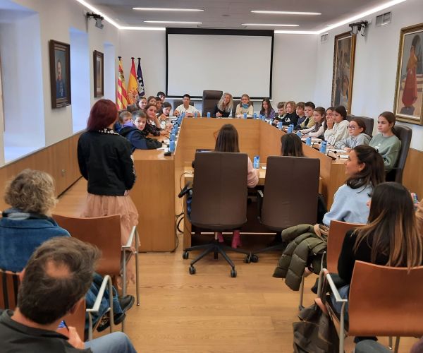 El Ple Infantil i Juvenil planteja millores per a ser més solidaris i sostenibles