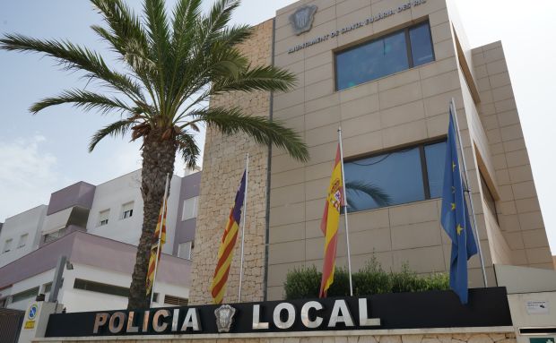 El Ayuntamiento de Santa Eulària des Riu abre la convocatoria de 12 plazas de Policía Local