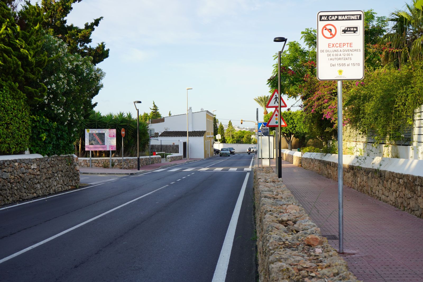 Santa Eulària limita l'accés de camions a l'avinguda donis Cap Martinet de Jesús fins el pròxim 15 d'octubre