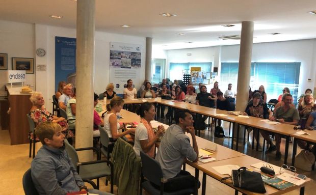 Santa Eulària ofrece cursos de español para ciudadanos de la Unión Europea residentes en el municipio