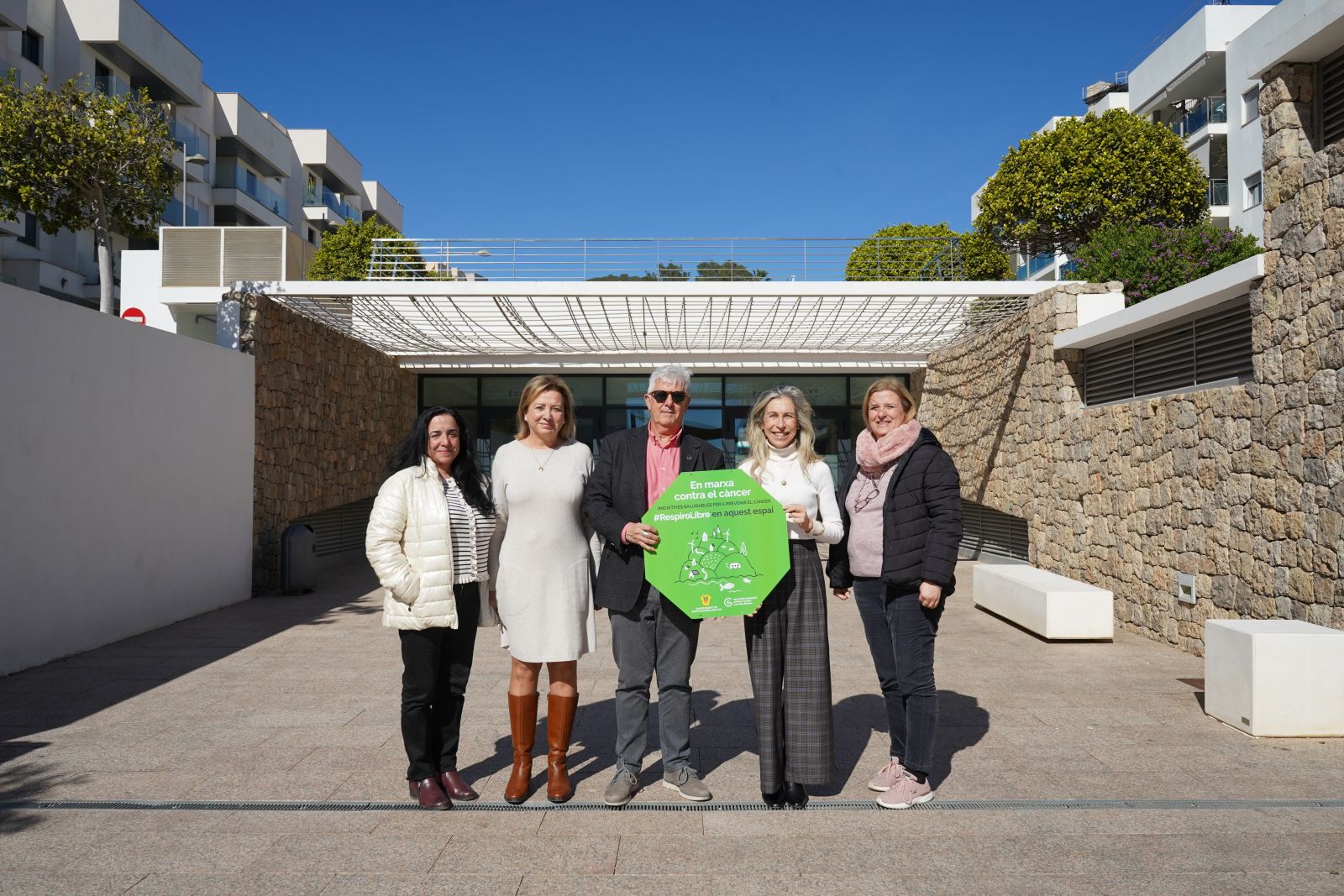 Santa Eulària des Riu primer municipio de Ibiza en unirse a la campaña #RespiroLibre de la Asociación Española contra el Cáncer