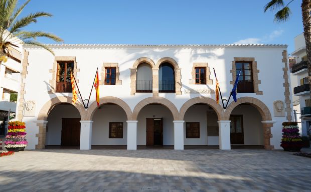 Santa Eulària inicia la tramitación administrativa para abrir un expediente a Valoriza por los incumplimientos en la limpieza y recogida de residuos durante los seis primeros meses de contrato