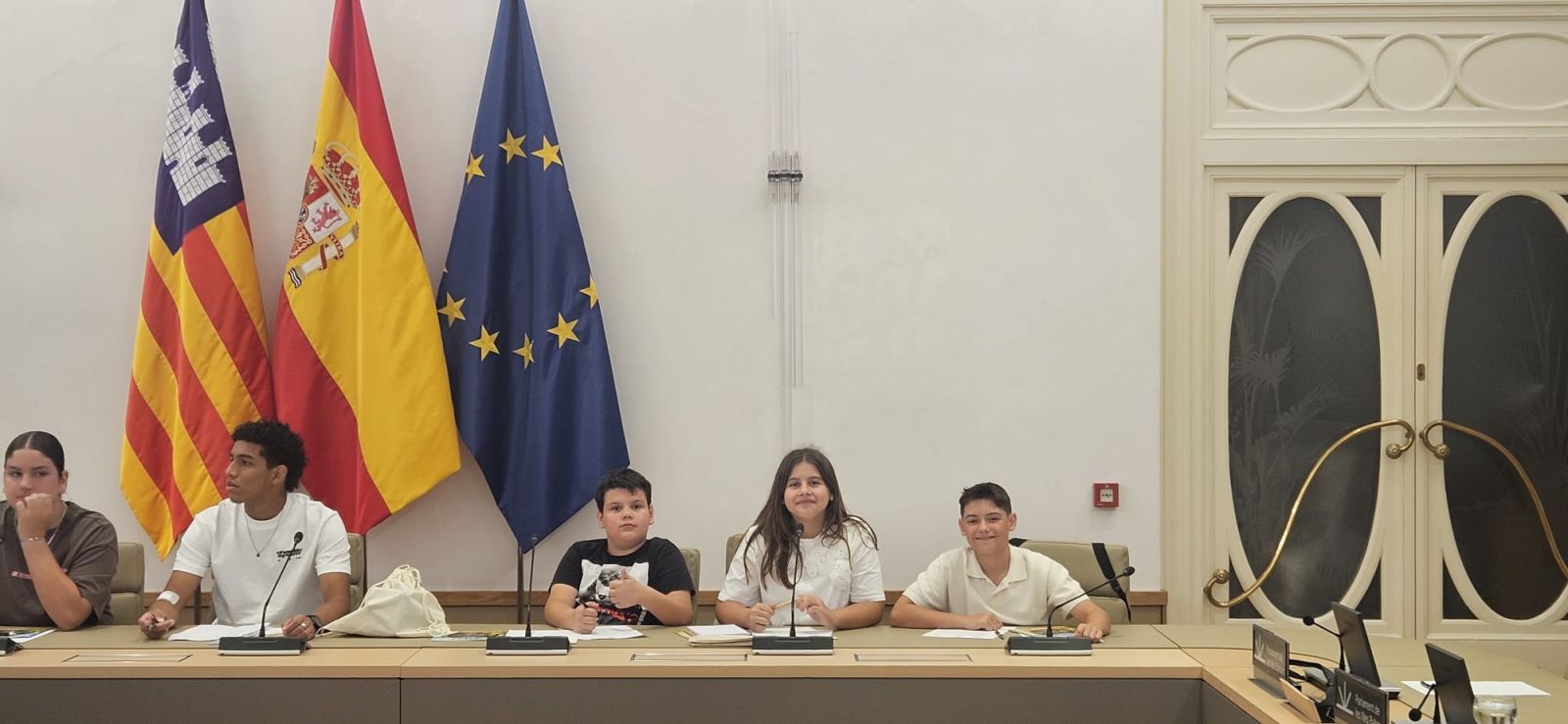 Representantes del Consejo Infantil y Juvenil de Santa Eulària participan en la jornada de rendición de cuentas del XIV Parlament Infantil de les Illes Balears