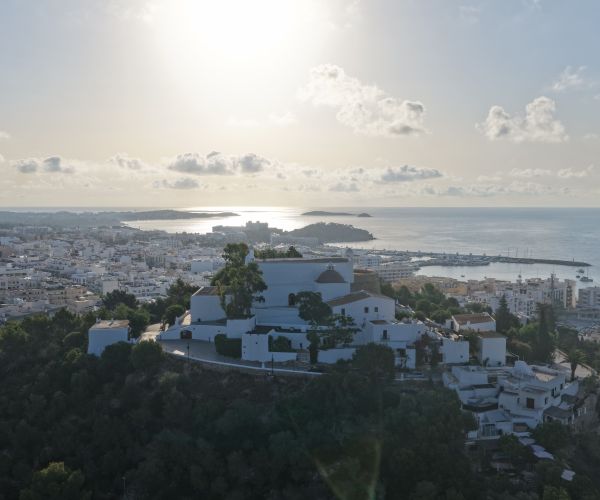 Música, cultura i activitats a l'aire lliure per al dia del turista a Santa Eulària