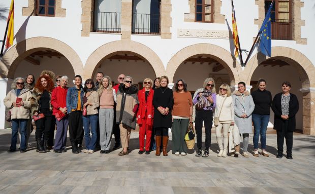 El Ayuntamiento de Santa Eulària des Riu y la Asociación Ibiza y Formentera Contra el Cáncer presentan un servicio de acompañamiento para personas con cáncer en la fase final de sus vidas