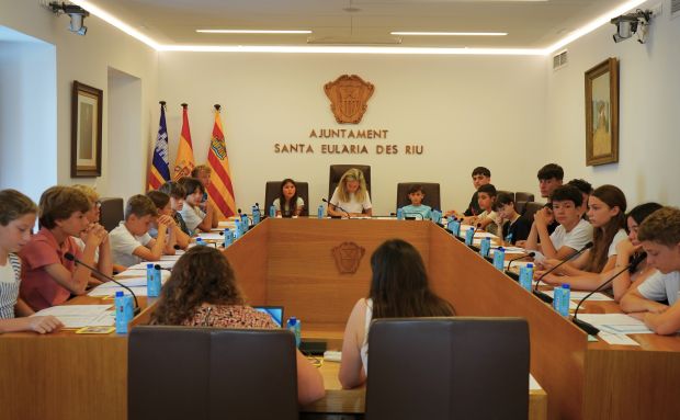 La sostenibilidad o el bienestar de la comunidad, ejes principales del Pleno infantil y juvenil de Santa Eulària
