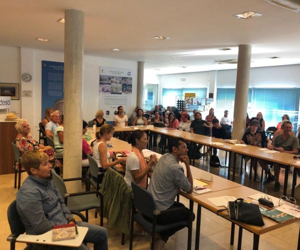 Santa Eulària ofrece cursos de español para ciudadanos de la Unión Europea residentes en el municipio