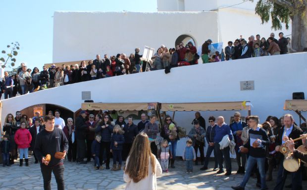 La Feria Artesanal vuelve este domingo a llenar el Puig de Missa de tradición y diversión