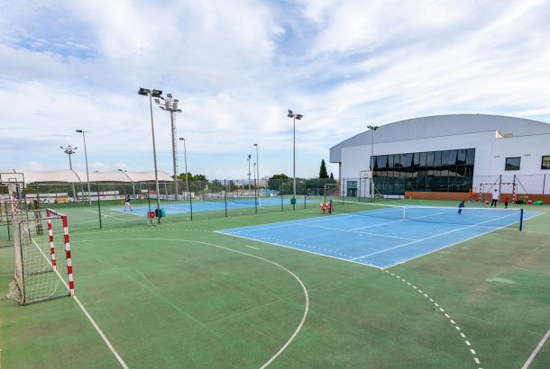 Tennis courts and sports tracks