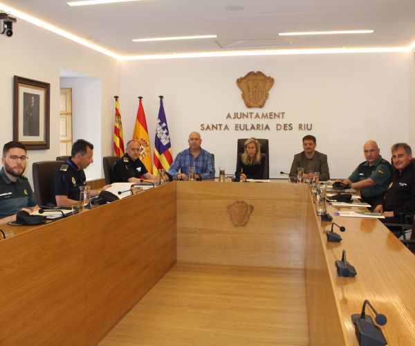El Ayuntamiento reitera su petición de más efectivos de la Guardia Civil en el puesto de Santa Eulària para cubrir las necesidades de seguridad del municipio
