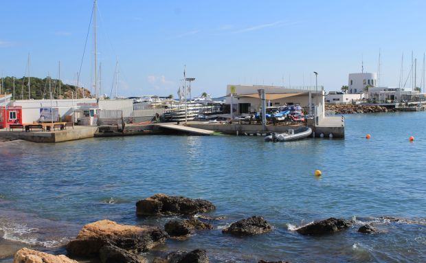 El Ayuntamiento presenta alegaciones al Plan General de Puertos para evitar la desaparición de la Escola Municipal de Vela