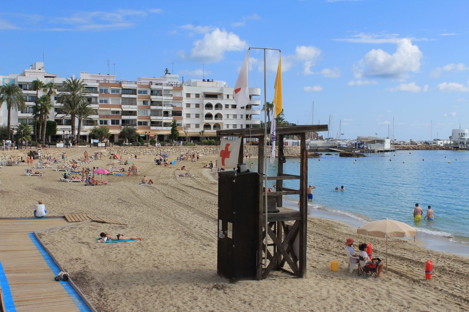 Ampliado hasta el domingo el servicio de socorrismo en las playas más concurridas del municipio