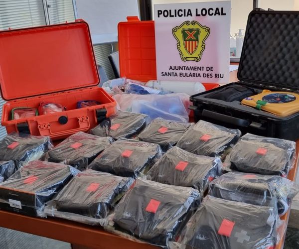 La Policía Local amplía su dotación básica de atención sanitaria con 20 botiquines para combatir hemorrágias