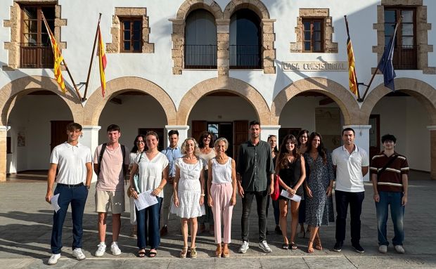 L'Ajuntament de Santa Eulària des Riu incorpora set professionals menors de 30 anys en el marc del programa SOIB Jove: Qualificats-Entitats Locals 2024