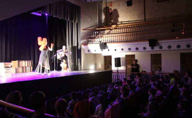 El Festival Barruguet de Teatre Familiar inicia la seva novena edició amb unes funcions escolars per a 2.800 estudiants