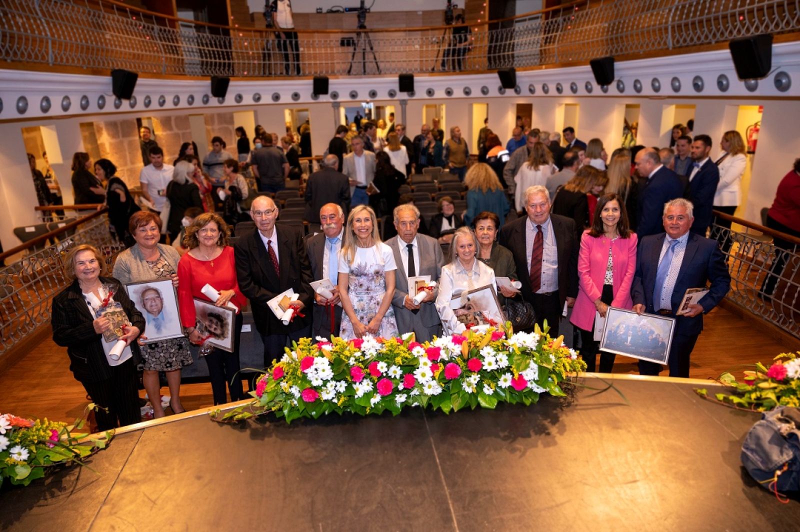 El Teatre Espanya acull el lliurament de la XII Medalla d'Or de Santa Eulària des Riu, concedida a les associacions de majors de les cinc parròquies
