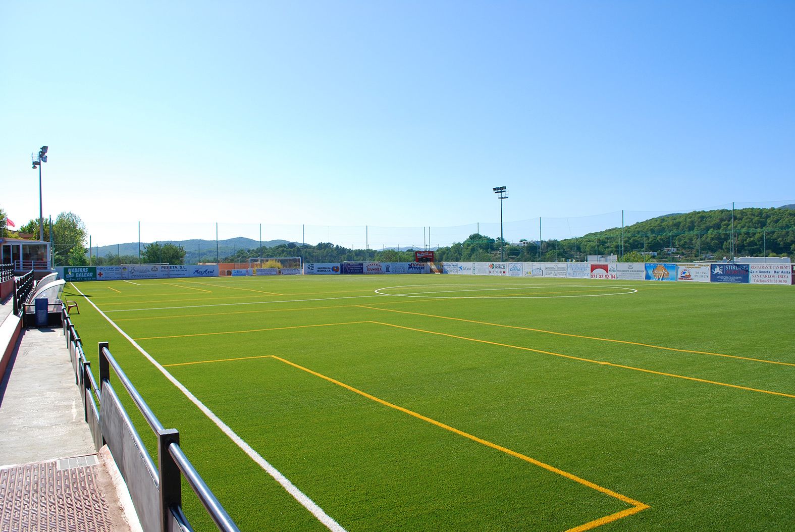 Sant Carles de Peralta municipal sports facilities