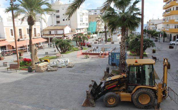 Inicio de las obras de accesibilidad y embellecimiento de la Plaza España de Santa Eulària