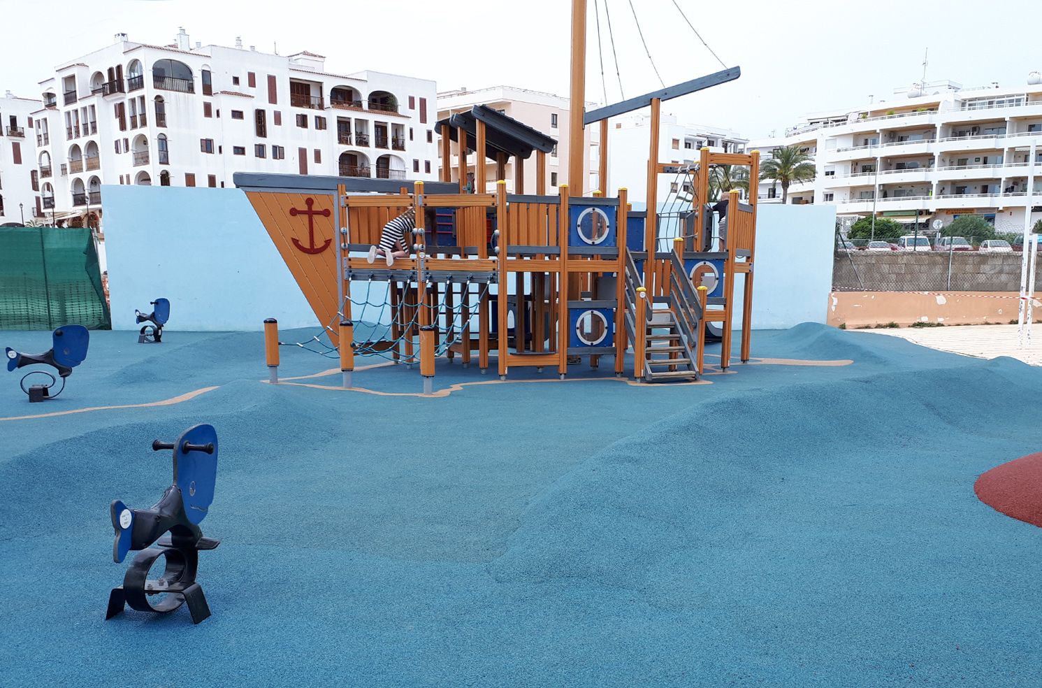 Los Piratas municipal children’s playground