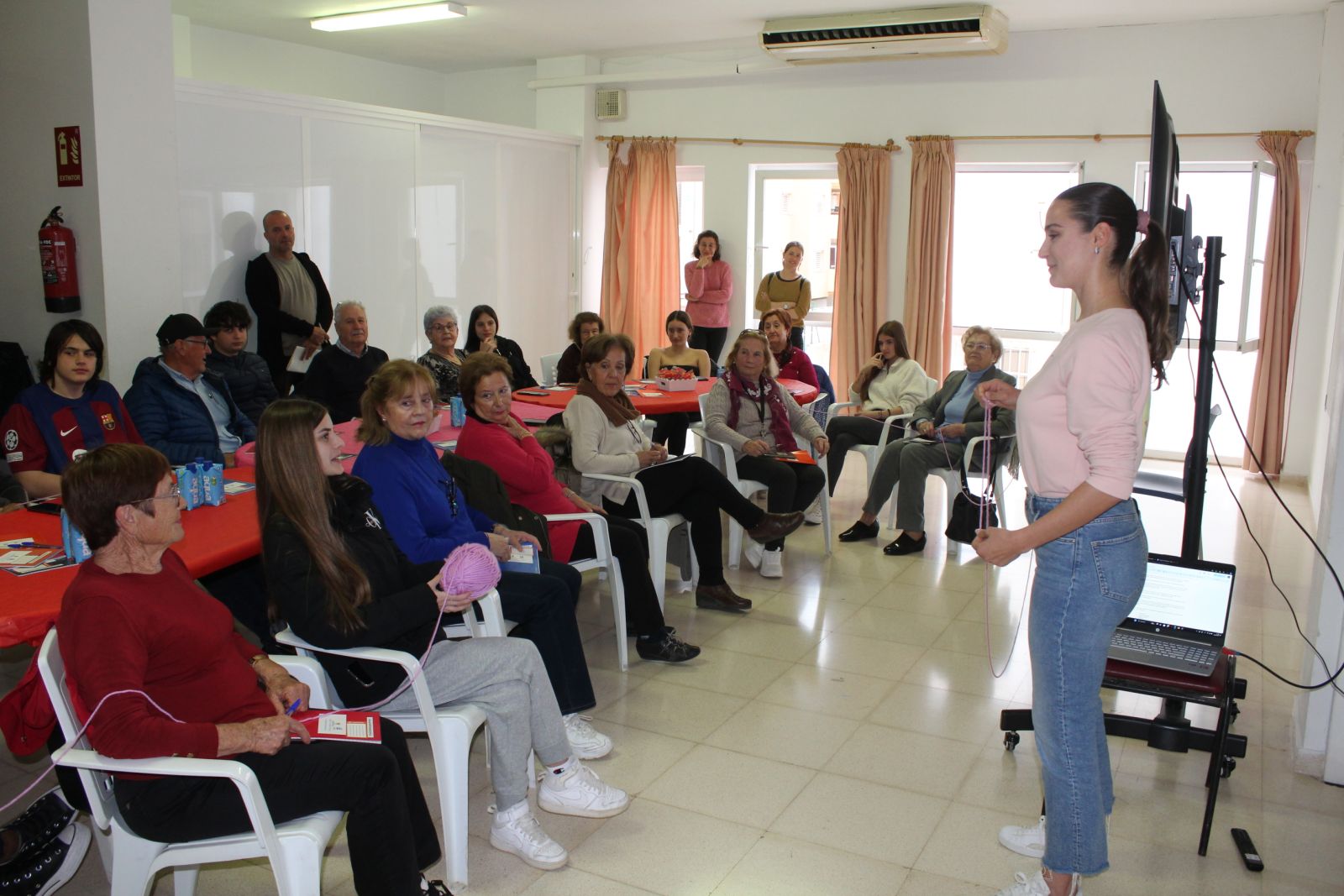 Vuelve una nueva edición del taller intergeneracional “Conectando generaciones”