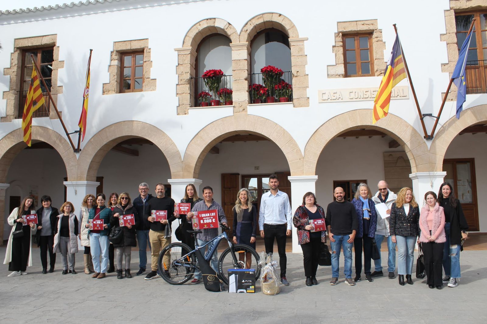 Lliurats els 10.000 euros de la campanya de promoció del comerç local per Nadal que va aconseguir 330.000 euros en vendes