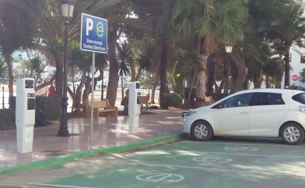 Sale a licitación la instalación de seis puntos de recarga de vehículos eléctricos en Jesús, Santa Gertrudis, es Puig d’en Valls y es Canar